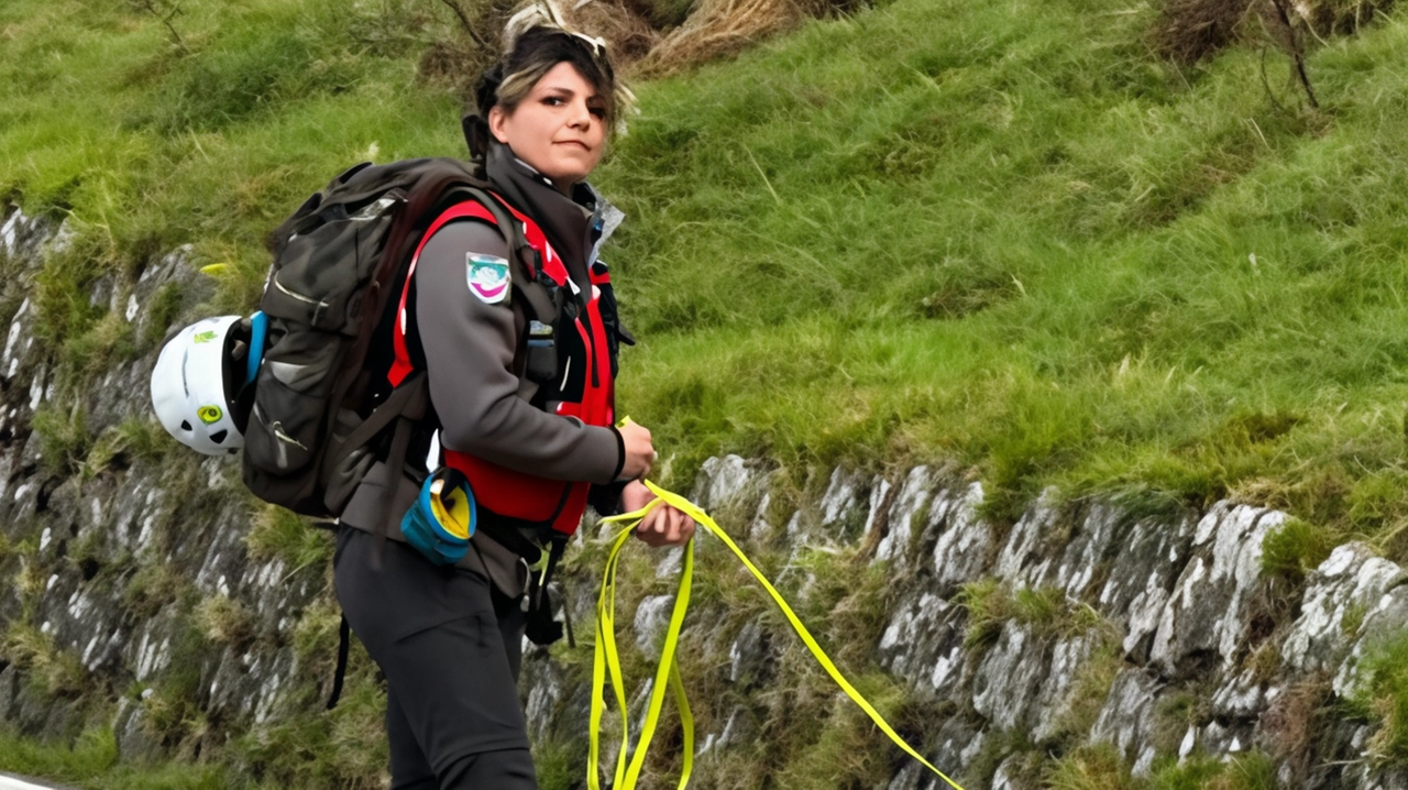 Intervento di recupero riuscito per tre alpinisti stanchi sulla parete nord del Pizzo d’Uccello a Fivizzano. Soccorso alpino e elisoccorso Pegaso 3 coinvolti nell'operazione. Intervento di recupero riuscito per tre alpinisti stanchi sulla parete nord del Pizzo d’Uccello a Fivizzano. Soccorso alpino e elisoccorso Pegaso 3 coinvolti nell'operazione.