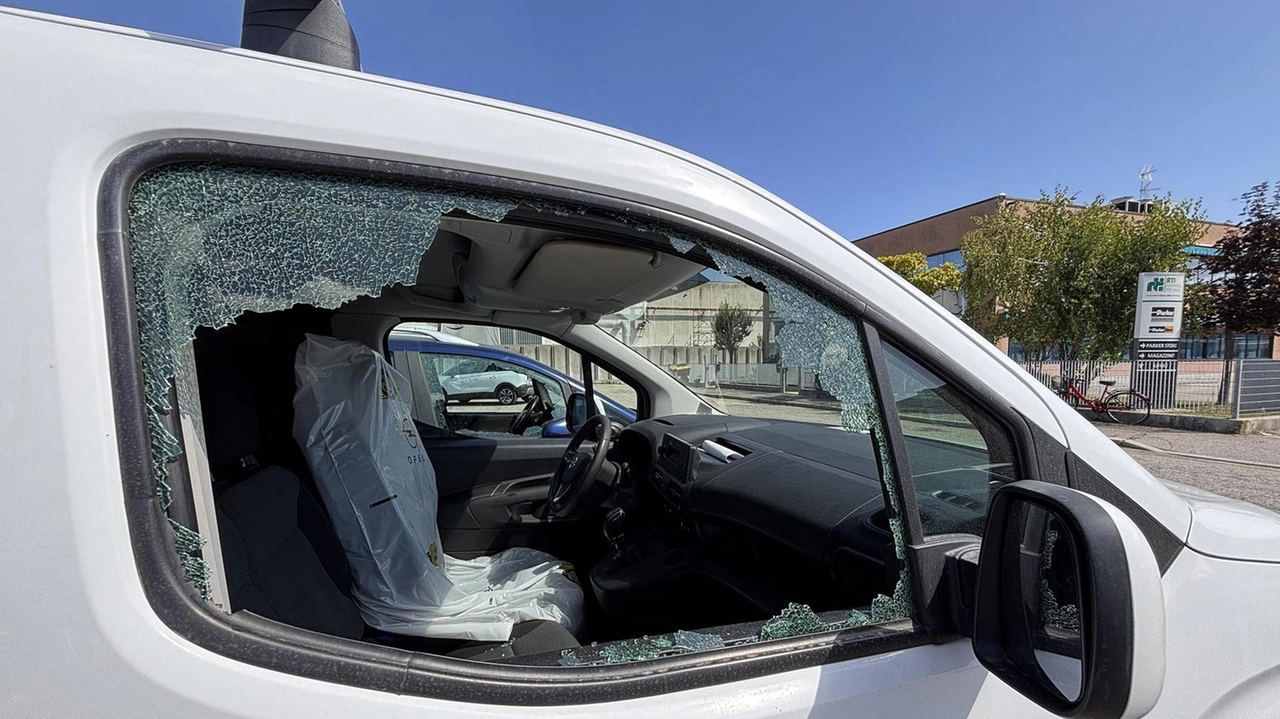 Vandali e ladri in azione (foto repertorio)