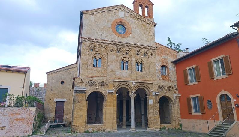 https://www.lanazione.it/image-service/view/acePublic/alias/contentid/NGRhMDIyMzktN2U5YS00/0/coccapani-per-san-zeno-con-la-vendita-dellasilo-il-restauro-della-chiesa.jpeg