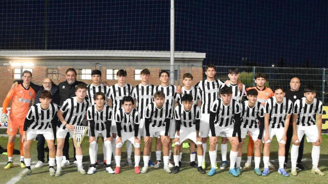 Siena trionfa 5 3 contro Atletico Piombino nella Coppa Bruno Passalacqua Siena trionfa 5 3 contro Atletico Piombino nella Coppa Bruno Passalacqua