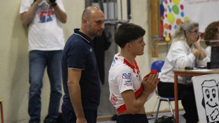 Coach Novelli con il capitano della squadra Civinini