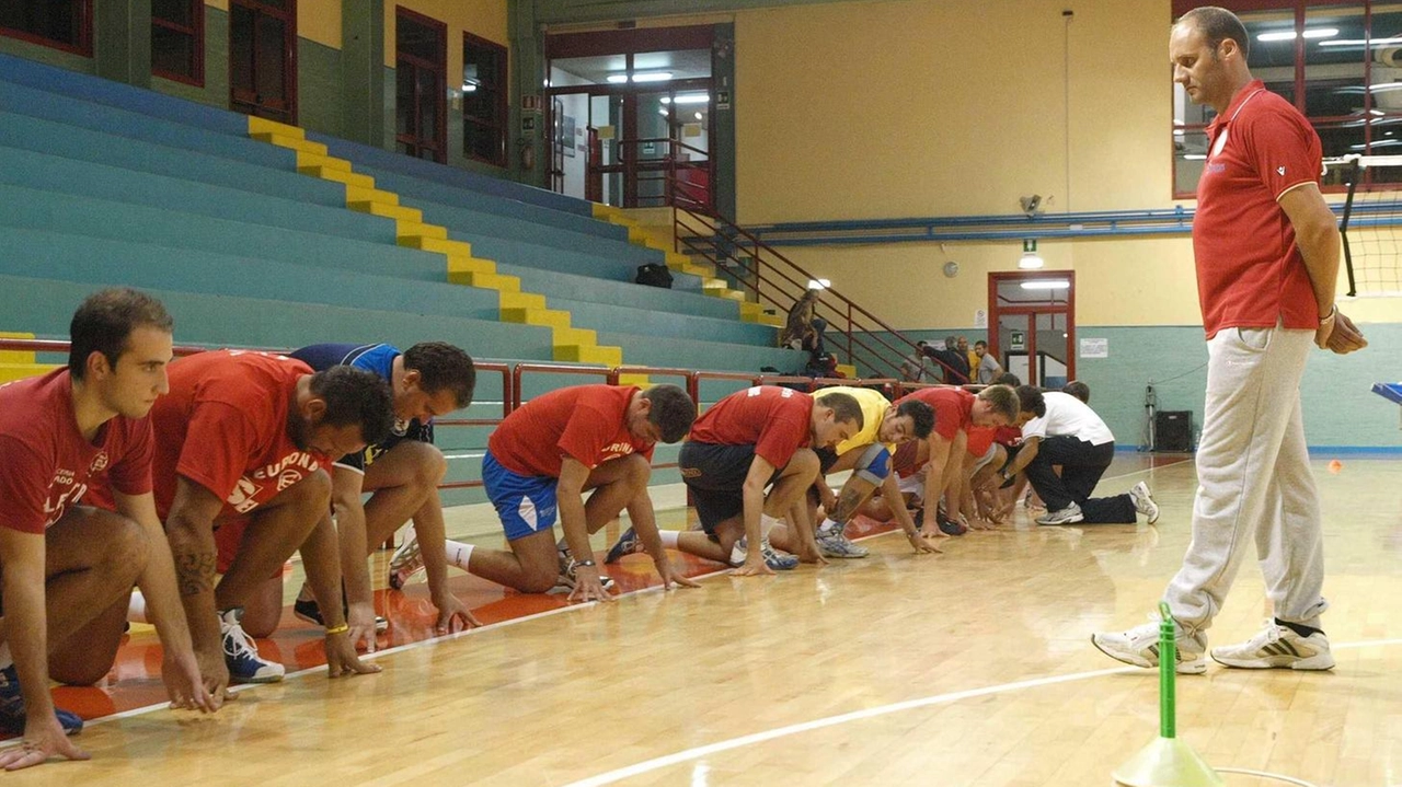 Il palasport di Camaiore resterà inagibile per almeno un mese Il palasport di Camaiore resterà inagibile per almeno un mese