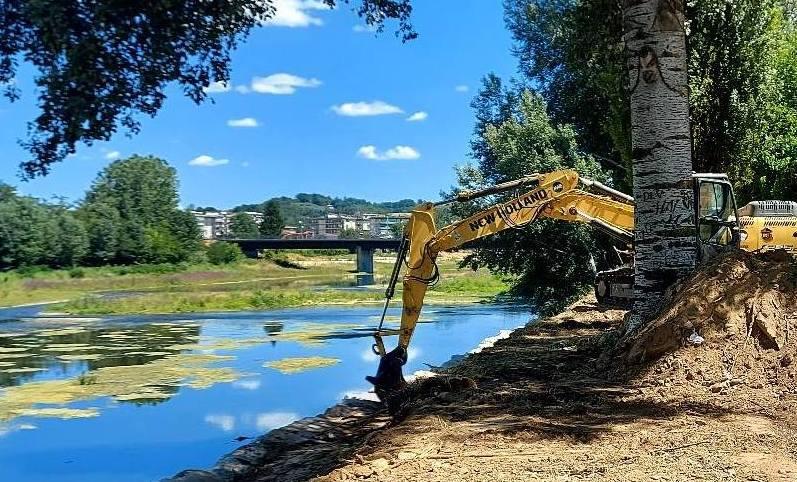 Lavori agli argini del fiume Arno. Sicurezza idraulica per 4 milioni Lavori agli argini del fiume Arno. Sicurezza idraulica per 4 milioni