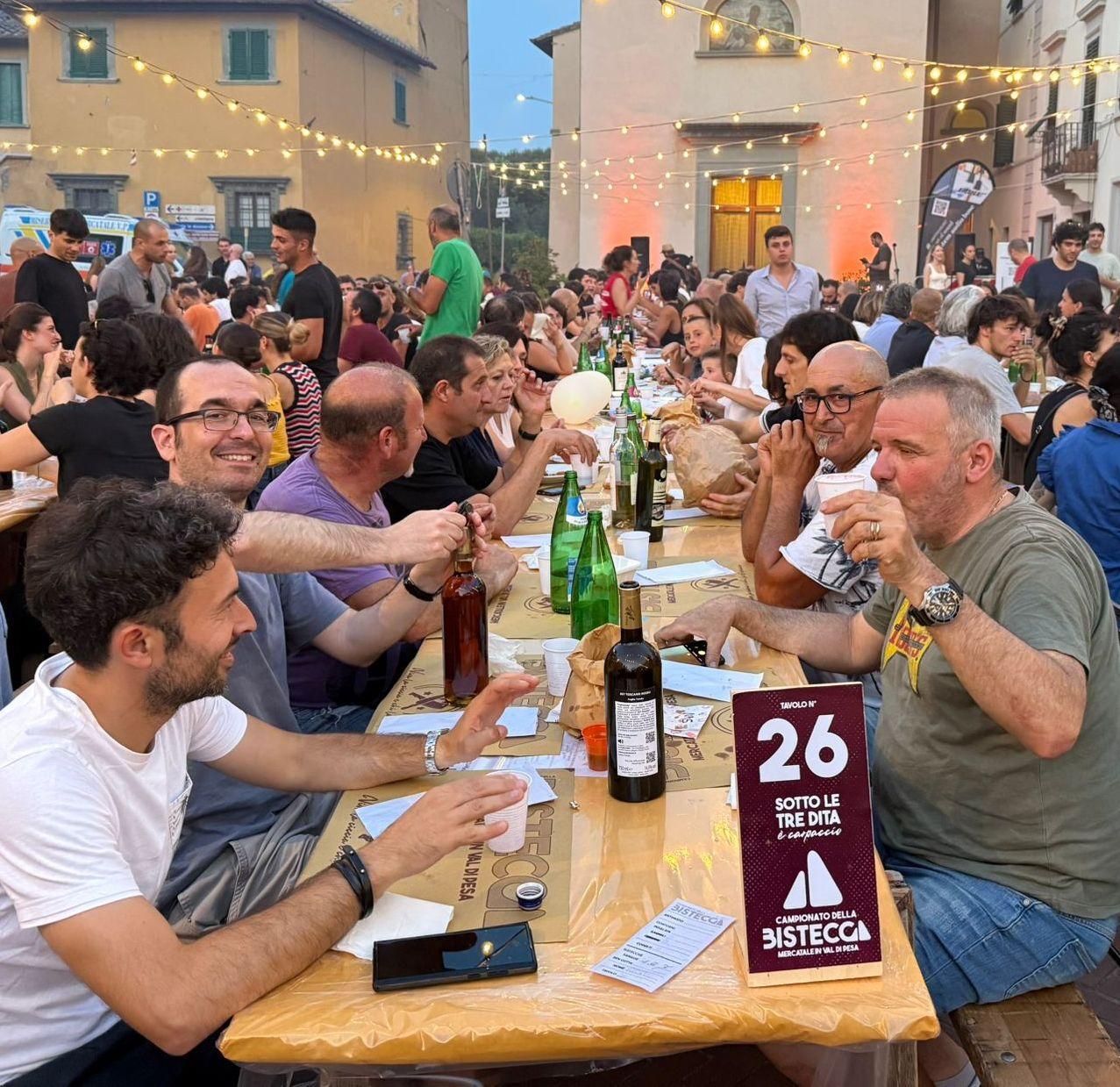 https://www.lanazione.it/image-service/view/acePublic/alias/contentid/NGRjMTg1MjktODkxNS00/0/campionato-della-bistecca-che-successo.jpeg