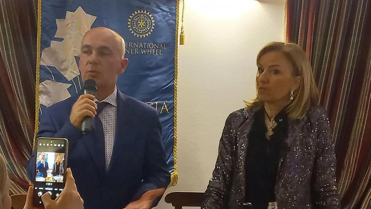 Supporter, amici, istituzini con l’assessore Pierluigi Vossi. In tanti hanno risposto all’appello lanciato dall’Inner Wheel Perugia: dare una mano a...