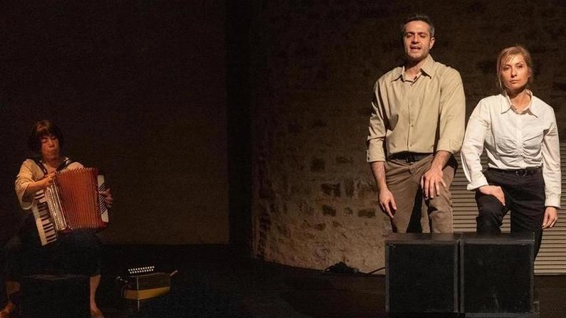 Luisa Cattaneo e Gabriele Giaffreda. in «Autunno d’Agosto» a teatro, con la fisarmonica di Madoka Funatsu Luisa Cattaneo e Gabriele Giaffreda. in «Autunno d’Agosto» a teatro, con la fisarmonica di Madoka Funatsu