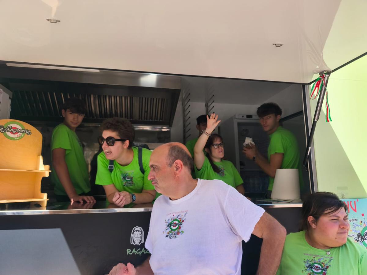 il bistrot truck de la conserveria arriva al perdono di san giovanni valdarno
