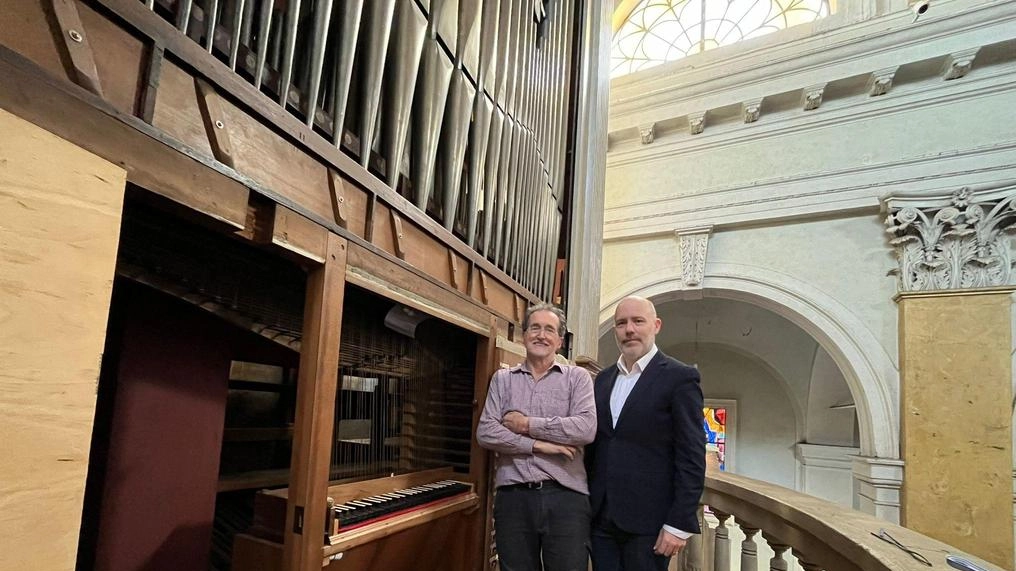 L’antico strumento era stato dimenticato per decenni nella chiesa. E’ tornato a suonare grazie a un esperto di Genova che già nel 1988 lo salvò.