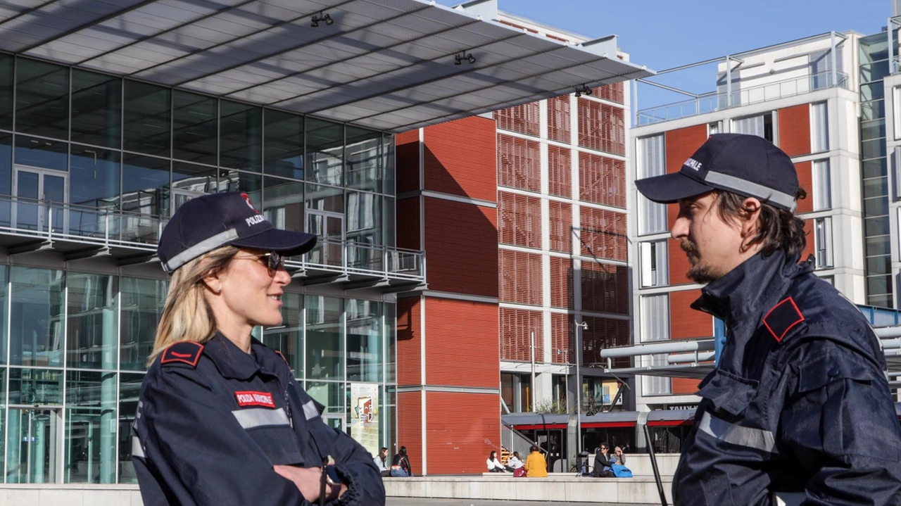 Controlli della polizia municipale in centro a Scandicci