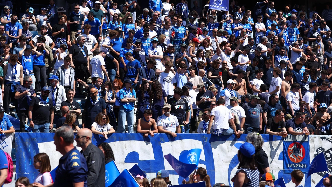 La partita fra l’Empoli e la Juventus ha fatto registrare il ’tutto esaurito’ allo stadio Carlo Castellani-Computer Gross Arena La partita fra l’Empoli e la Juventus ha fatto registrare il ’tutto esaurito’ allo stadio Carlo Castellani-Computer Gross Arena