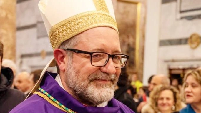 Il vescovo di San Miniato, monsignor Giovanni Paccosi, si rivolge ai ragazzi e alle ragazze Il vescovo di San Miniato, monsignor Giovanni Paccosi, si rivolge ai ragazzi e alle ragazze