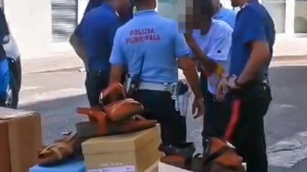 Uno degli ultimi episodi violenti avvenuti al mercato settimanale con l’intervento delle forze dell’ordine (. Germogli Uno degli ultimi episodi violenti avvenuti al mercato settimanale con l’intervento delle forze dell’ordine (. Germogli