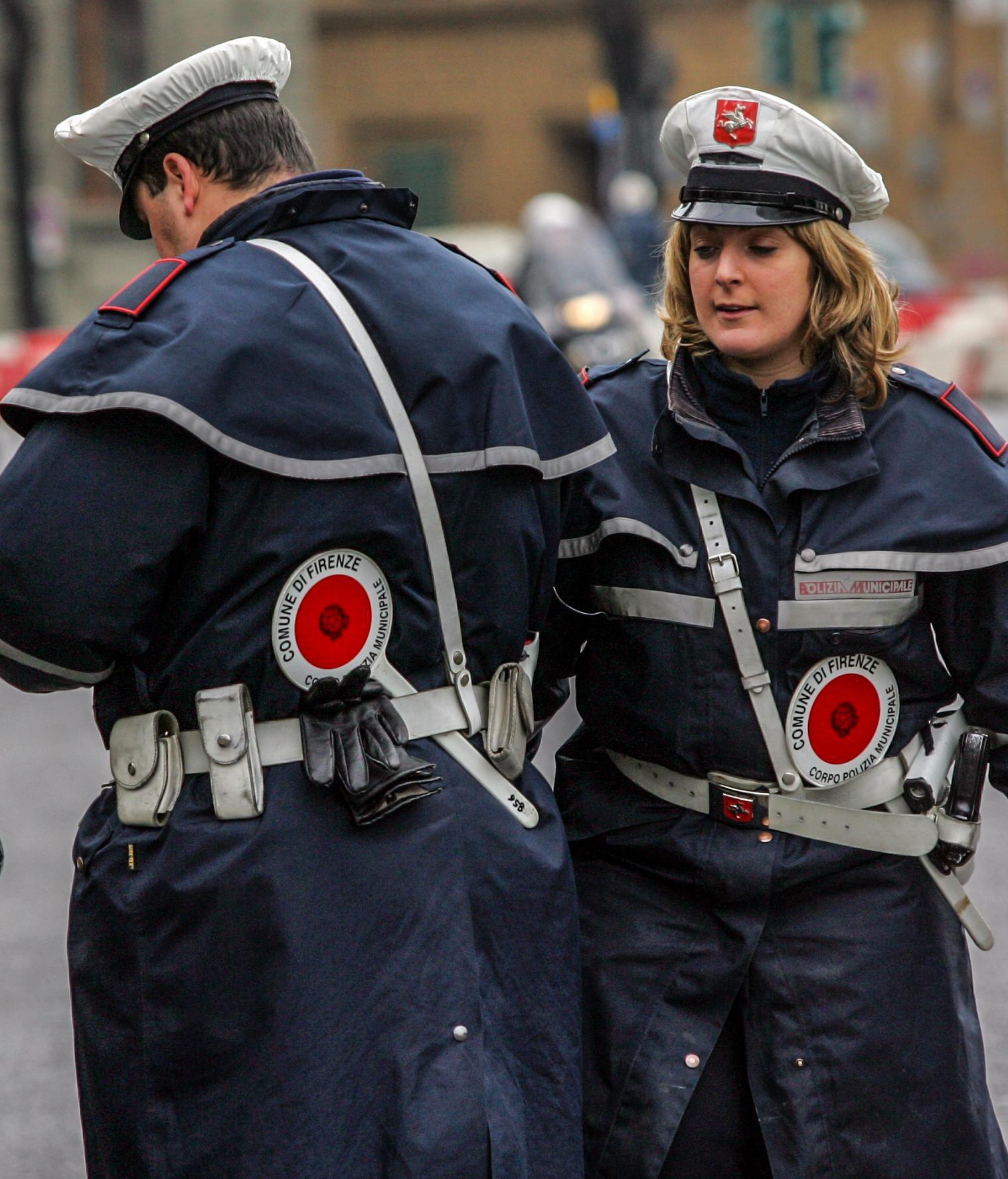abusivismo truffe e reati ambientali serve un commissariato di polizia da Lanazione.it abusivismo truffe e reati ambientali serve un commissariato di polizia