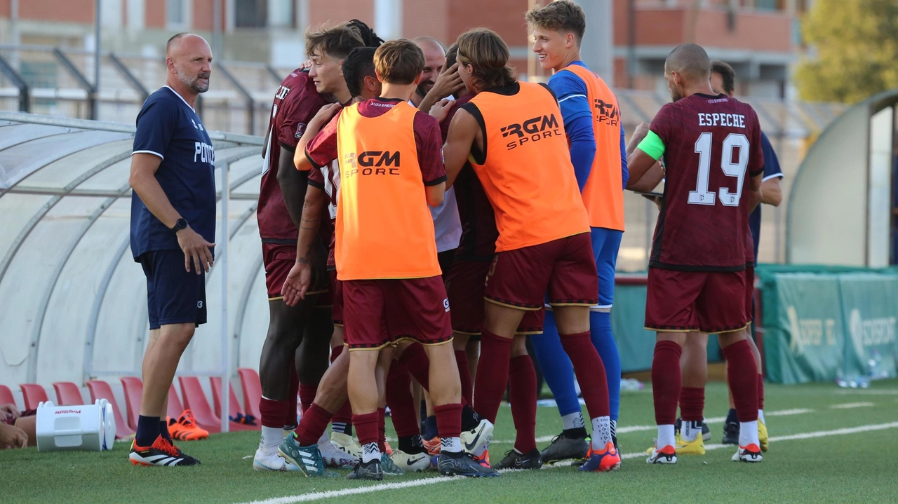 Il Pontedera per 12 campionati consecutivi milita in serie C. Un bel traguardo in 112 anni della società granata Il Pontedera per 12 campionati consecutivi milita in serie C. Un bel traguardo in 112 anni della società granata