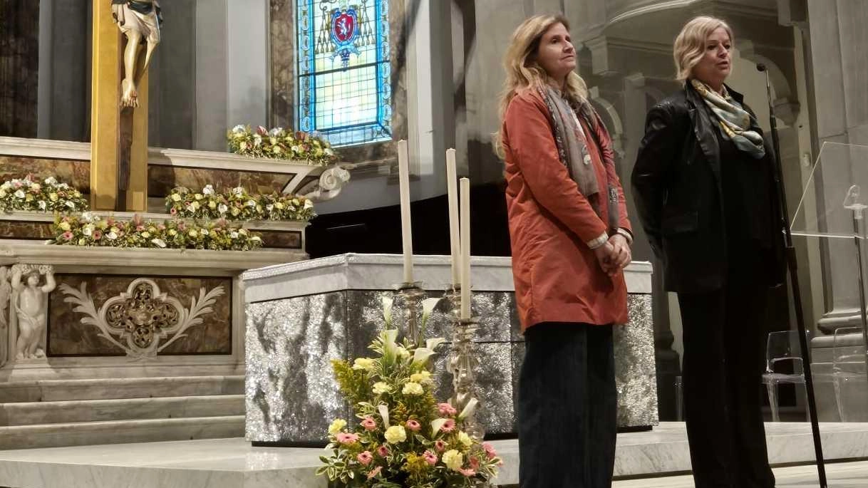 Il prezioso crocifisso ligneo, risalente al XIV secolo, è stato presentato in Cattedrale, in quell’oratorio di Sant’Allucio dove le due restauratrici, Ilaria Nardini e Laura Lanciotti, hanno effettuato l’intervento di restauro Il prezioso crocifisso ligneo, risalente al XIV secolo, è stato presentato in Cattedrale, in quell’oratorio di Sant’Allucio dove le due restauratrici, Ilaria Nardini e Laura Lanciotti, hanno effettuato l’intervento di restauro