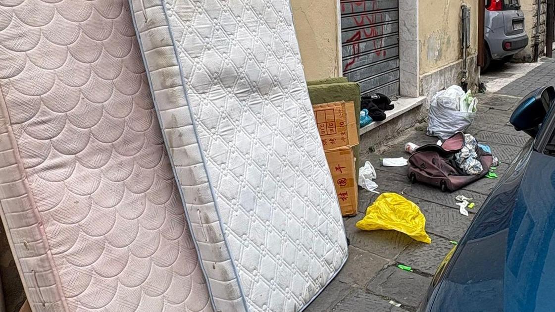 Lite su una Cabriolet. Pugni e botte post pusher