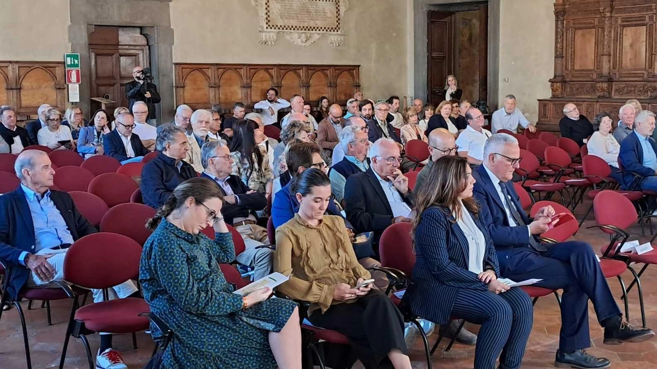 I temi sono stati affrontati durante la festa regionale della Fipac di Confesercenti in Sala Maggiore a Pistoia I temi sono stati affrontati durante la festa regionale della Fipac di Confesercenti in Sala Maggiore a Pistoia