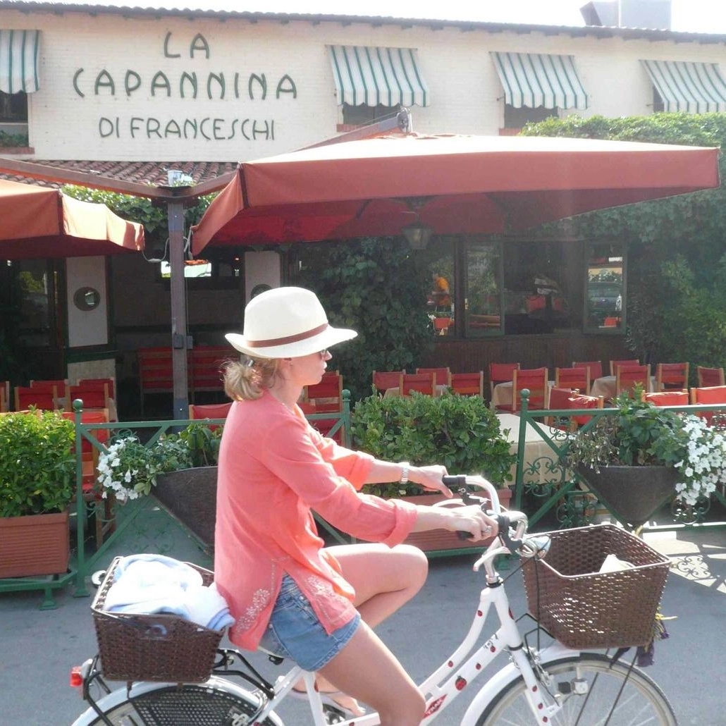 La Capannina, mitico locale di Forte dei Marmi, molto amato da Armani