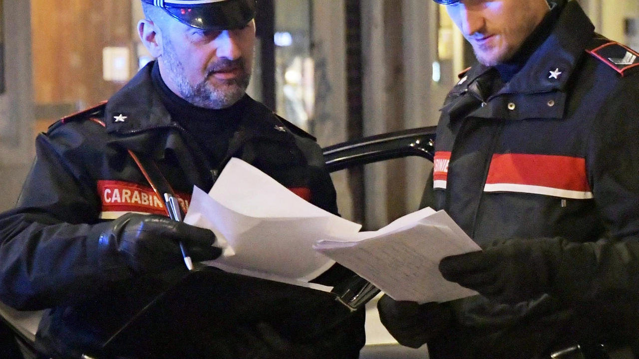 Due episodi hanno caratterizzato due pensionati adescati da un falso carabiniere. L’uomo è stato scoperto dai militari su un’auto sospetta: all’interno soldi e gioielli. . Due episodi hanno caratterizzato due pensionati adescati da un falso carabiniere. L’uomo è stato scoperto dai militari su un’auto sospetta: all’interno soldi e gioielli. .