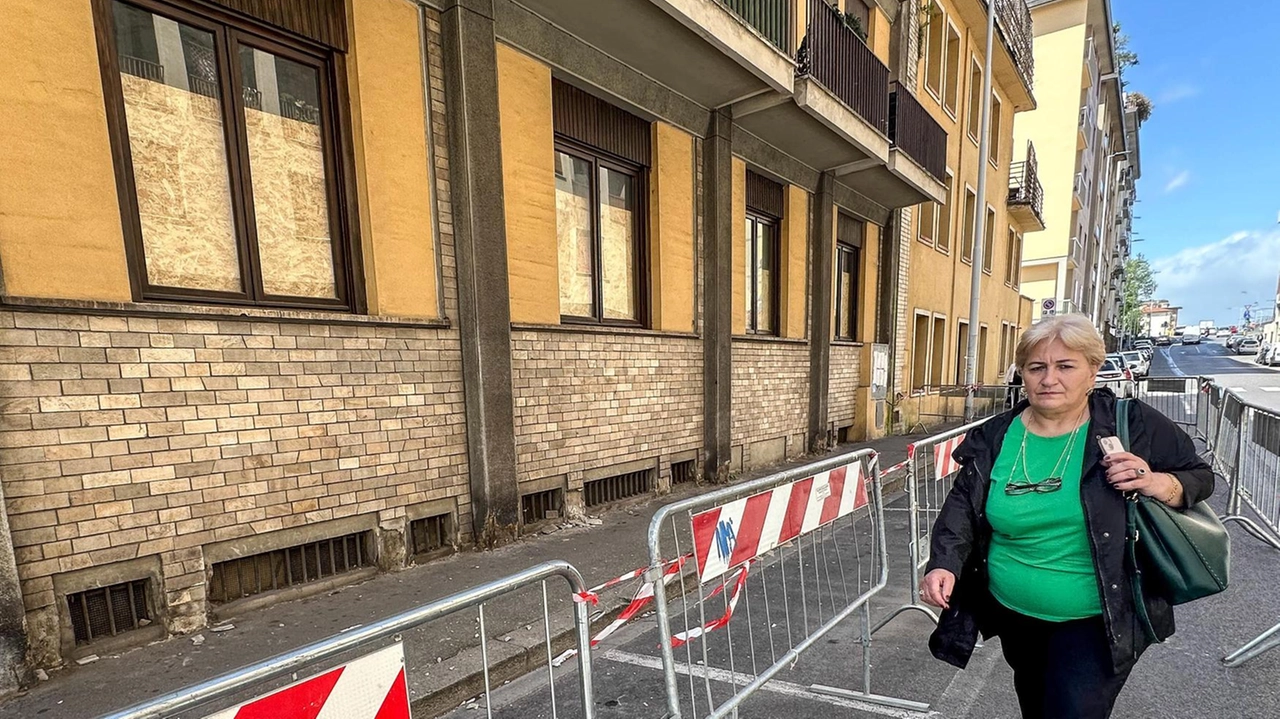 La società romana, che ha già investito a Firenze, ha acquistato l’albergo per 3 milioni "Chiederemo il cambio di destinazione: lì 25 case. Kata? Vicenda triste ma nella struttura non c’è". La società romana, che ha già investito a Firenze, ha acquistato l’albergo per 3 milioni "Chiederemo il cambio di destinazione: lì 25 case. Kata? Vicenda triste ma nella struttura non c’è".