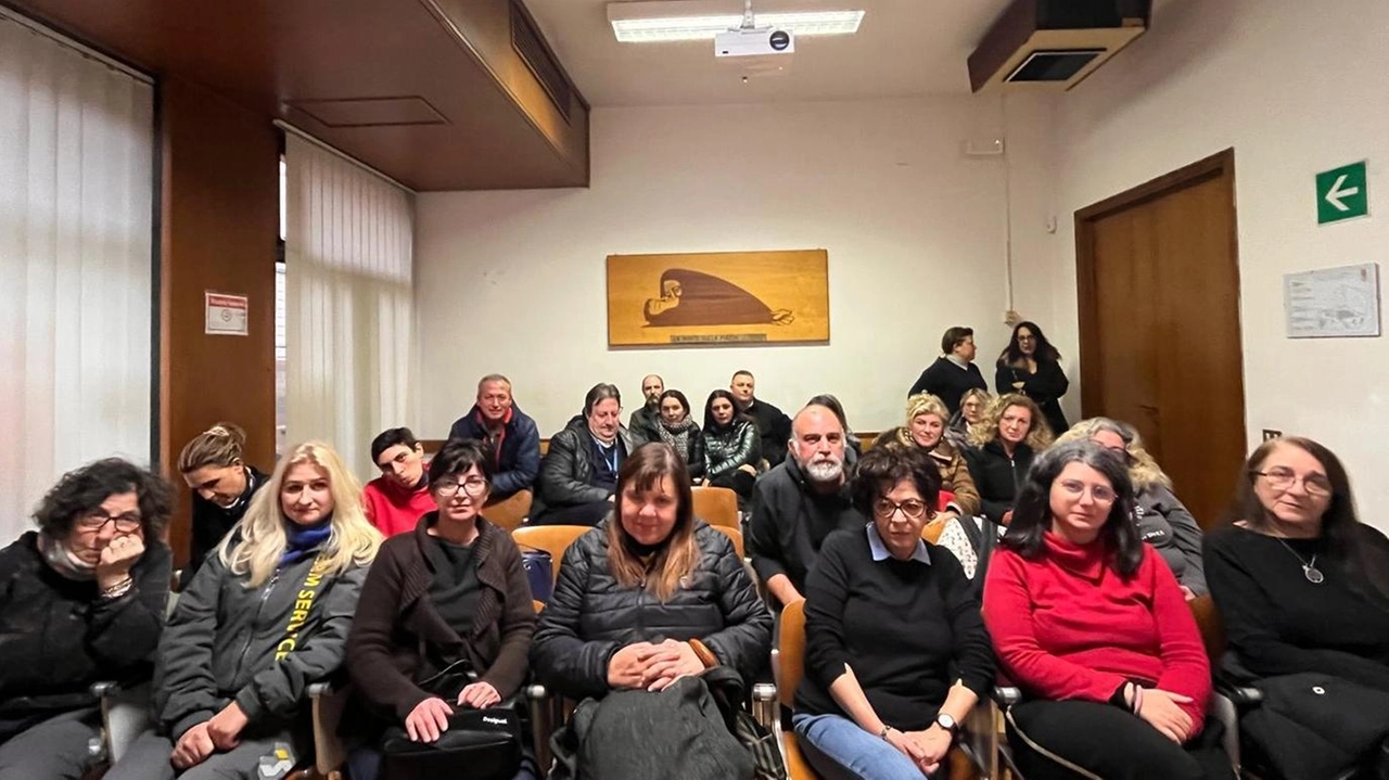 La demuncia di Filcams-Cgil dopo l’assemblea dei lavoratori di Snam Lazio Sud e Team Service che hanno l’appalto dei servizio portieri e receptionist dei musei . La demuncia di Filcams-Cgil dopo l’assemblea dei lavoratori di Snam Lazio Sud e Team Service che hanno l’appalto dei servizio portieri e receptionist dei musei .