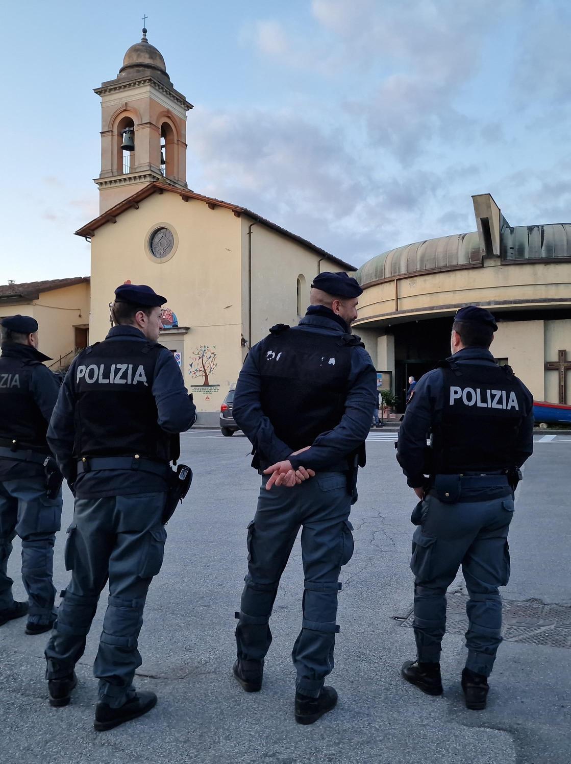 Sgombero di Vicofaro. L’ordinanza del sindaco: "Sovraffollamento e pericolo epidemie" Sgombero di Vicofaro. L’ordinanza del sindaco: "Sovraffollamento e pericolo epidemie"