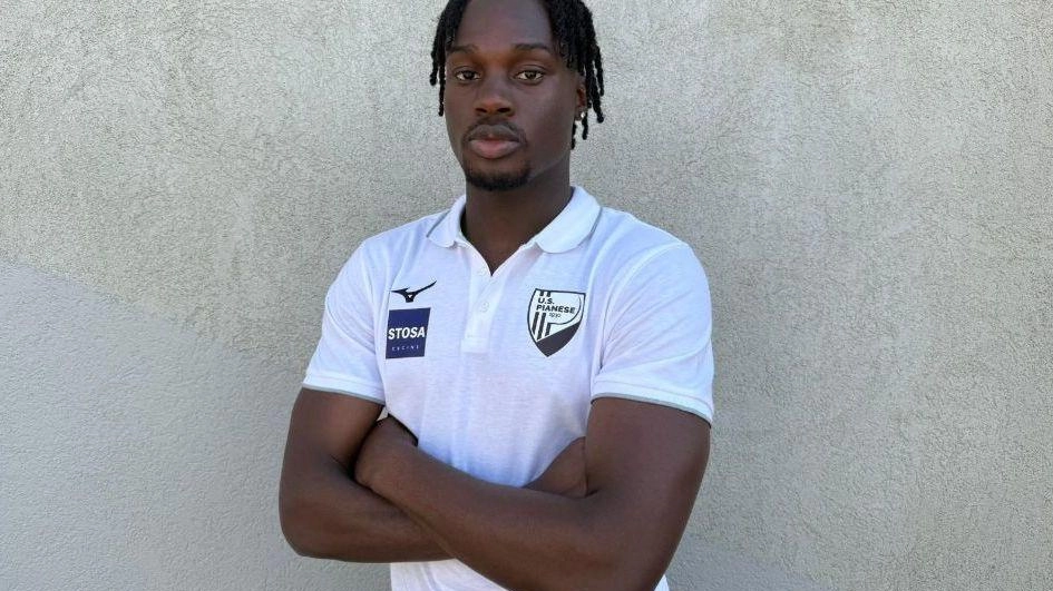 Nel 2021, a soli a soli 15 anni, 9 mesi e 1 giorno, è stato il calciatore più giovane di... Nel 2021, a soli a soli 15 anni, 9 mesi e 1 giorno, è stato il calciatore più giovane di...