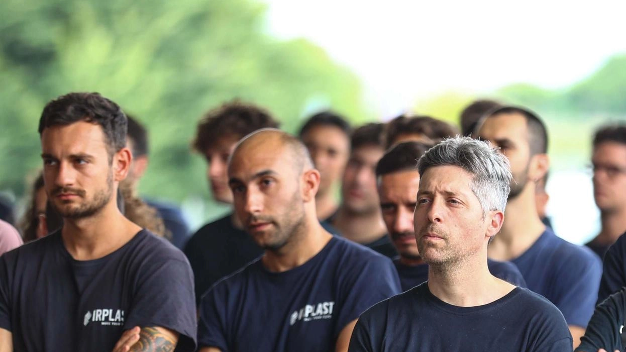 Il presidente Satoshi Hoya ha detto: "Un inizio che guarda a crescita e innovazione. In un settore come quello della chimica, i due termini vanno di pari passo se si vuole guardare al futuro". Il presidente Satoshi Hoya ha detto: "Un inizio che guarda a crescita e innovazione. In un settore come quello della chimica, i due termini vanno di pari passo se si vuole guardare al futuro".