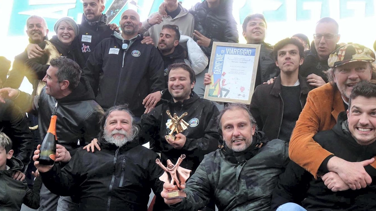 La cerimonia si è svolta in un clima disteso con la consegna dei premi speciali. L’annuncio di Marialina: "La prossima edizione sarà dedicata al colore".