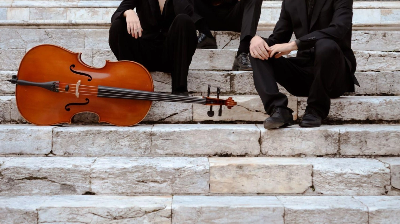 Il Trio Rinaldo e Giovanni Vai oggi in concerto. Appuntamento a Palazzo Chigi Saracini. Il Trio Rinaldo e Giovanni Vai oggi in concerto. Appuntamento a Palazzo Chigi Saracini.