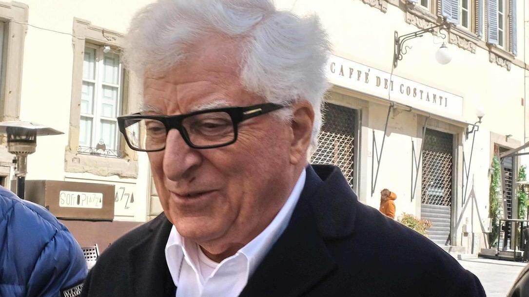 https://www.lanazione.it/image-service/view/acePublic/alias/contentid/NGY5N2QyMWQtZDMwZi00/0/lescalation-del-manager-era-iniziata-18-anni-fa.jpeg?f=16:9&w=1200&h=630