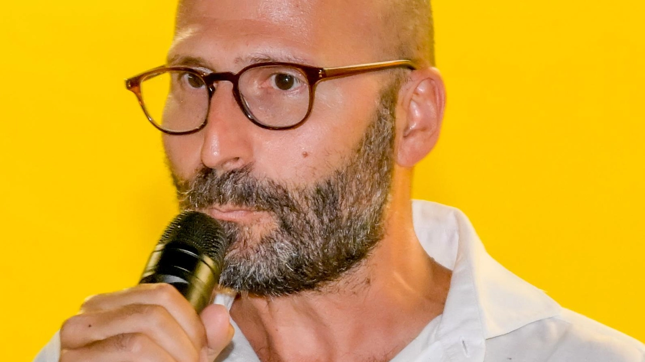 Il Comune di Pontassieve celebra la Giornata della Memoria e dell'Accoglienza con eventi culturali e informativi, coinvolgendo la comunità e i volontari di Emergency. Il punto culminante è lo spettacolo "Il Secolo è Mobile" di Gabriele Del Grande, che racconta la storia delle migrazioni in Europa. Il Comune di Pontassieve celebra la Giornata della Memoria e dell'Accoglienza con eventi culturali e informativi, coinvolgendo la comunità e i volontari di Emergency. Il punto culminante è lo spettacolo "Il Secolo è Mobile" di Gabriele Del Grande, che racconta la storia delle migrazioni in Europa.