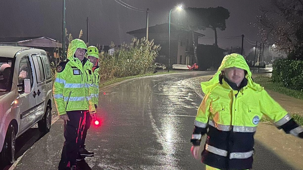 Indubbiamente quello che è un obiettivo primario è continua a sensibilizzare la popolazione sulla cultura della Protezione civile: significa, infatti,... Indubbiamente quello che è un obiettivo primario è continua a sensibilizzare la popolazione sulla cultura della Protezione civile: significa, infatti,...