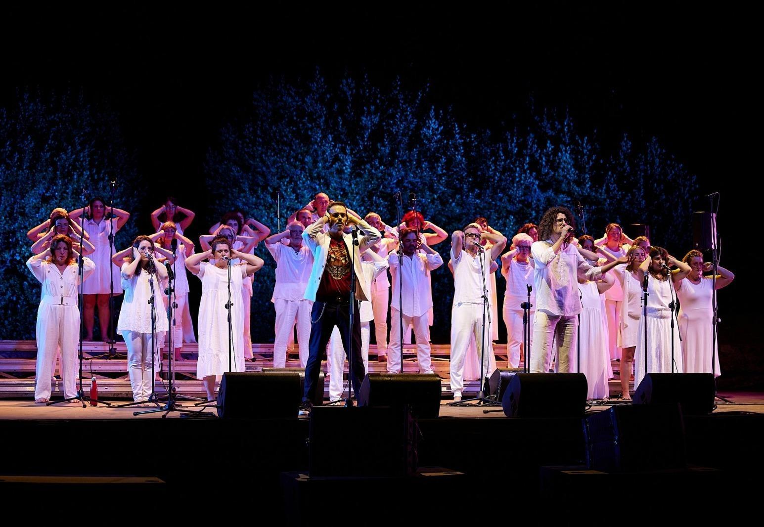 Il viaggio travolgente tra pop rock. Pilgrime Choir all’Estate fiesolana: "È pura improvvisazione e gioia" Il viaggio travolgente tra pop rock. Pilgrime Choir all’Estate fiesolana: "È pura improvvisazione e gioia"