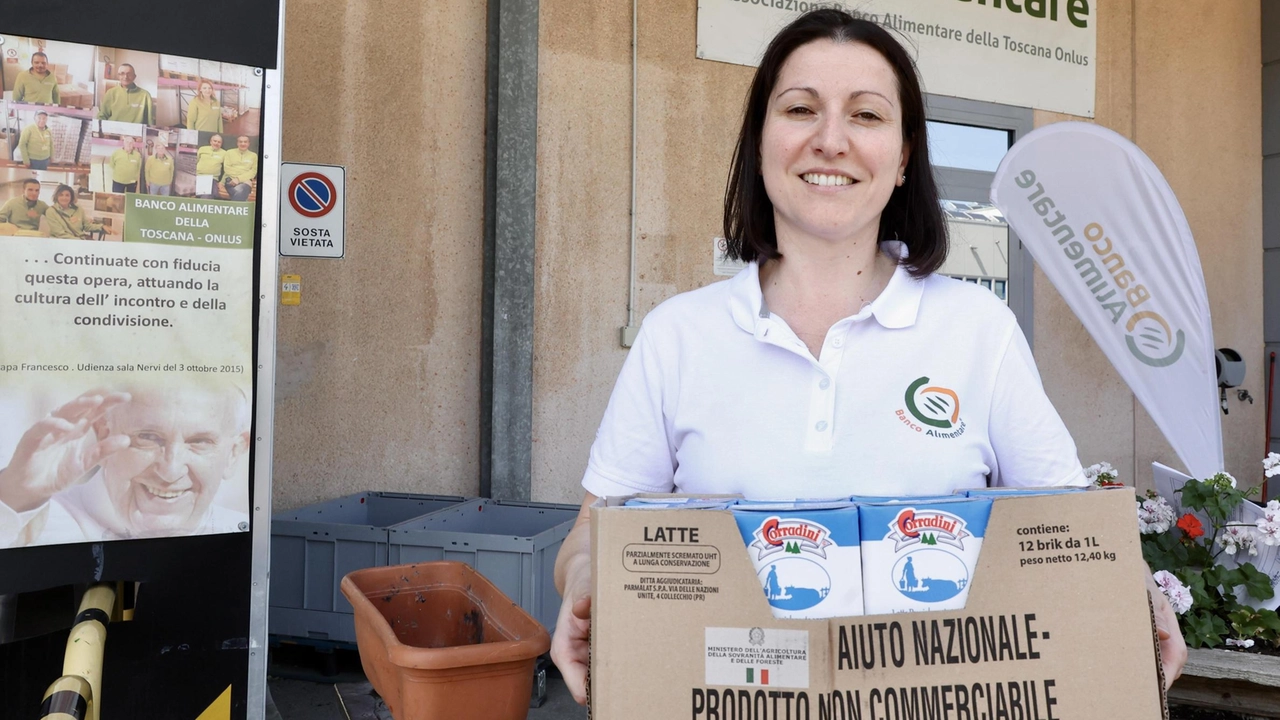 Il nostro viaggio nel centro Mercafir di Novoli da dove il Banco alimentare smista aiuti alle strutture toscane (pressPhoto)