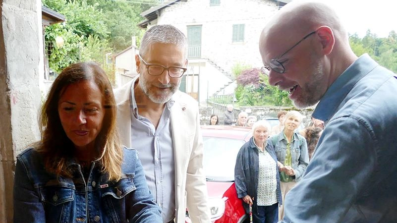 Presentata a Gavinana, l’iniziativa "Comunità abitanti. Racconti visuali della Montagna pistoiese" raccontati da Silvia Rocchi, Lorenzo Gori e Nicola Giorgio,... Presentata a Gavinana, l’iniziativa "Comunità abitanti. Racconti visuali della Montagna pistoiese" raccontati da Silvia Rocchi, Lorenzo Gori e Nicola Giorgio,...
