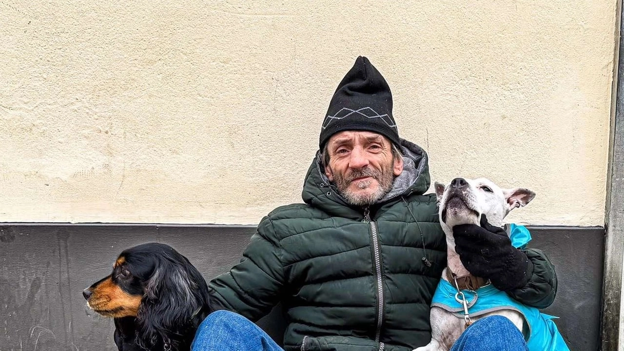 Un’immagine di Walter Sala con i suoi cani, lo scorso inverno Un’immagine di Walter Sala con i suoi cani, lo scorso inverno