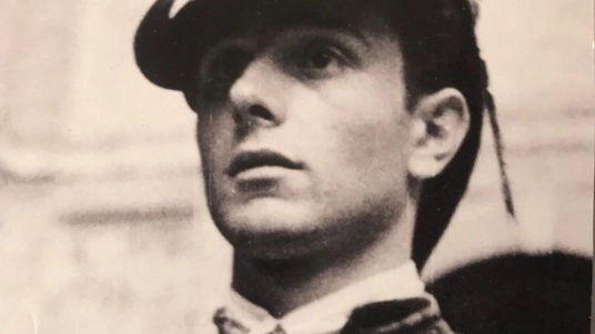Il 26 maggio del 2013 ci lasciava Gino Calabrò in arte paliesca Rubacuori. Quest’anno lo ricordiamo anche per un’altra data:... Il 26 maggio del 2013 ci lasciava Gino Calabrò in arte paliesca Rubacuori. Quest’anno lo ricordiamo anche per un’altra data:...