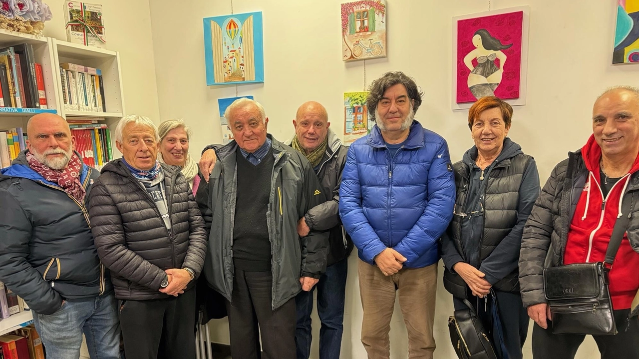 Fulcro della frazione con 3mila abitanti, al confine con Montemurlo, è il circolo La Libertà. L’ultima lottizzazione minaccia l’equilibrio dell’area: l’incontro con la sindaca Bugetti. Fulcro della frazione con 3mila abitanti, al confine con Montemurlo, è il circolo La Libertà. L’ultima lottizzazione minaccia l’equilibrio dell’area: l’incontro con la sindaca Bugetti.