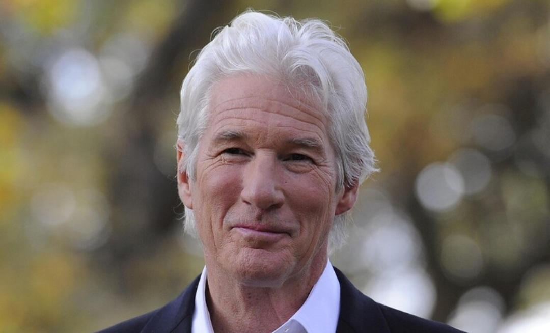https://www.lanazione.it/image-service/view/acePublic/alias/contentid/NGZkZGRjZTMtZDYyZS00/0/richard-gere-foto-ansa.jpeg