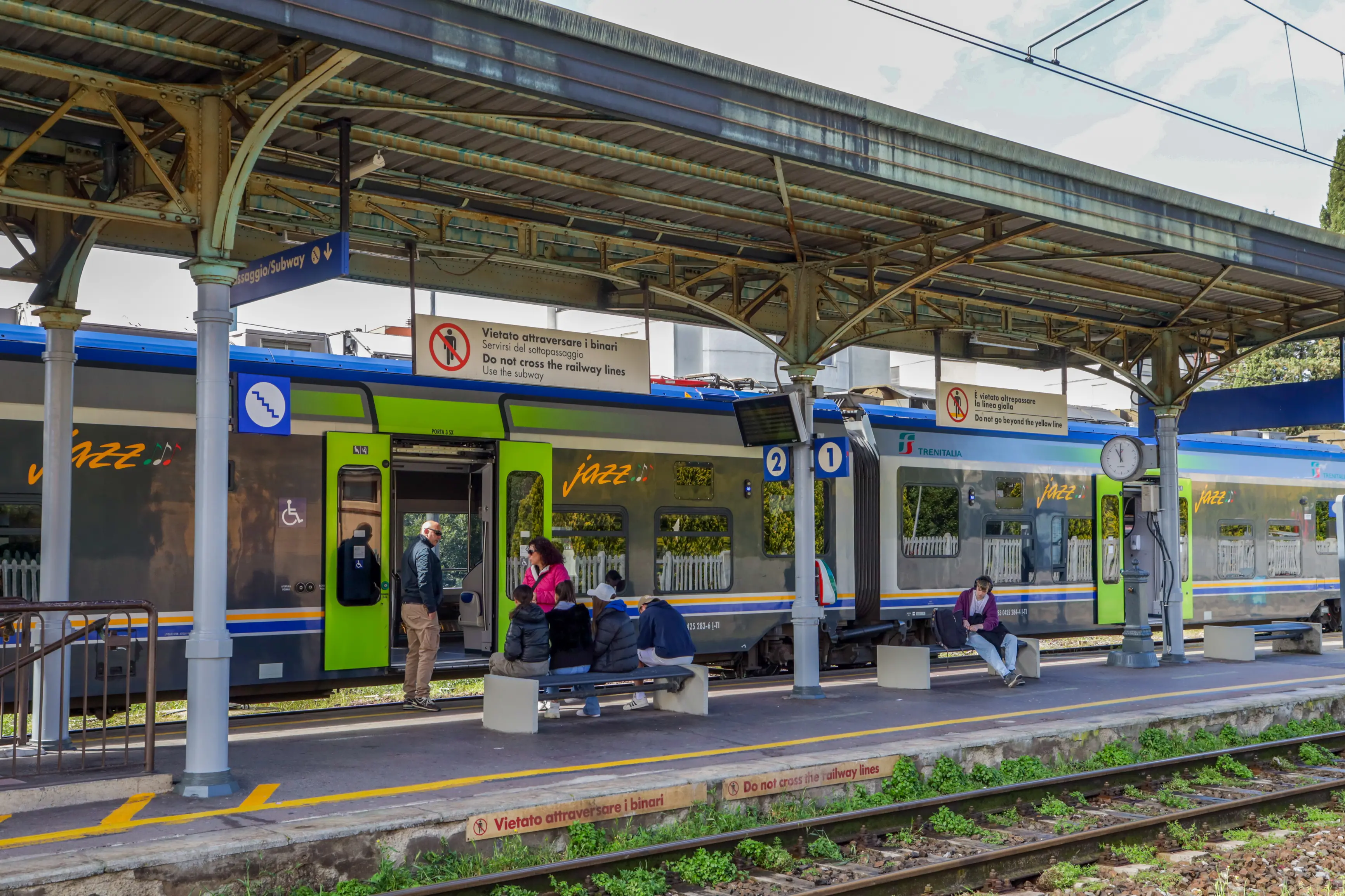 Estate senza treni, stop in arrivo: torna il servizio sostitutivo in bus