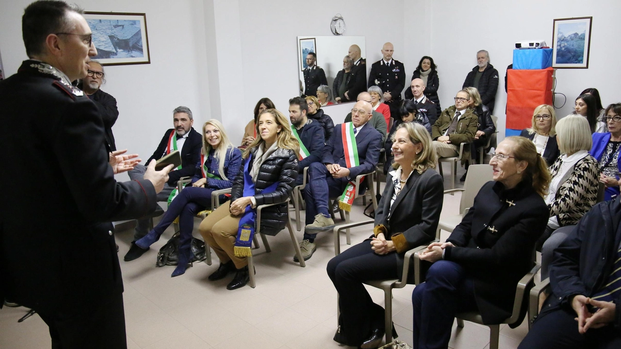 Il 24 novembre 2023 l’inaugurazione della «Stanza tutta per sè» alla stazione carabinieri di Peccioli, dedicata alle donne vittime di violenze Il 24 novembre 2023 l’inaugurazione della «Stanza tutta per sè» alla stazione carabinieri di Peccioli, dedicata alle donne vittime di violenze
