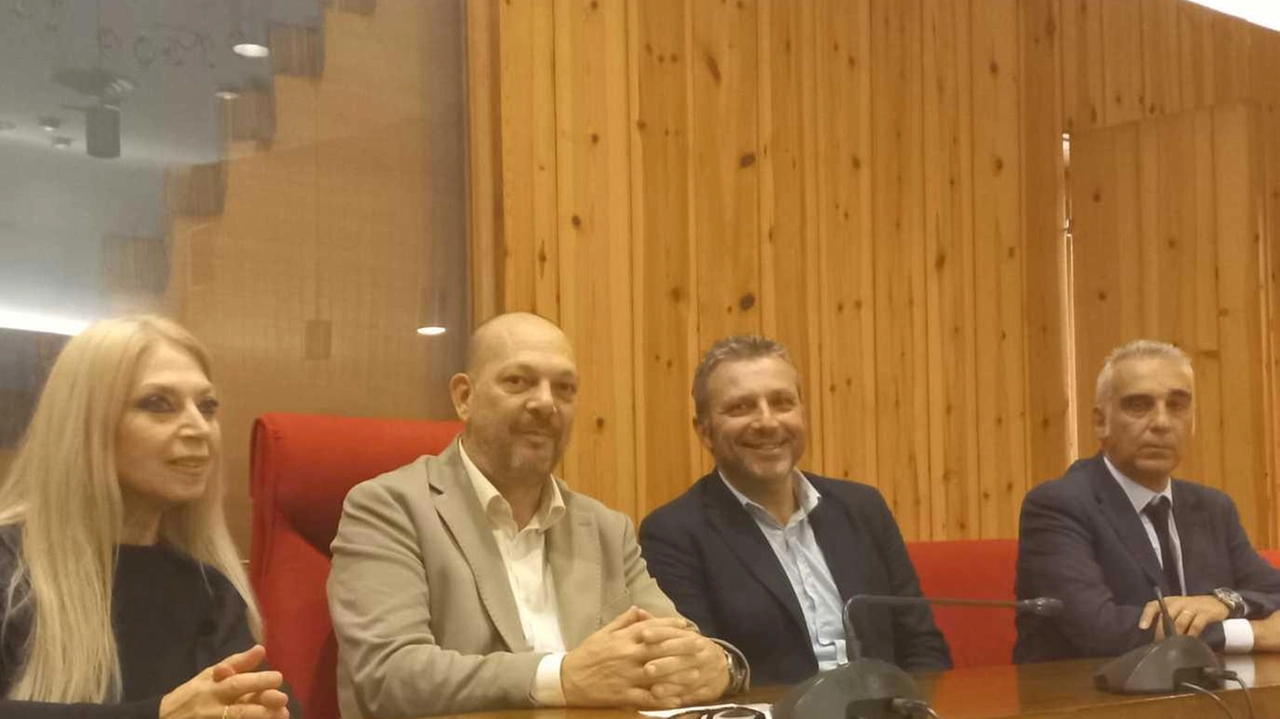 Mini, Del Grande, Giannoni e consigliere regionale Petrucci che attacca: "Regione e Pd accecati dall’ideologia" Mini, Del Grande, Giannoni e consigliere regionale Petrucci che attacca: "Regione e Pd accecati dall’ideologia"