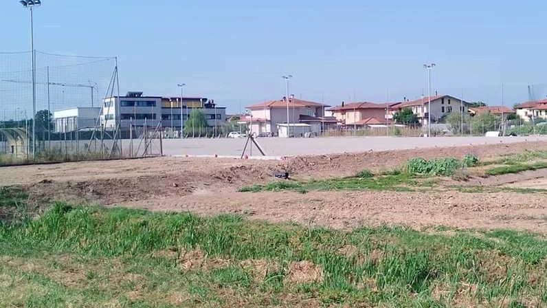 Sul campo de La Palagina è in corso un intervento in parternariato pubblico-privato tra Comune di Pieve a Nievole e la società di calcio Giovani Via Nova Sul campo de La Palagina è in corso un intervento in parternariato pubblico-privato tra Comune di Pieve a Nievole e la società di calcio Giovani Via Nova