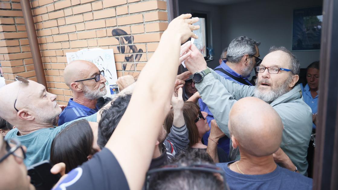 Maxischermi all’Arena per Bari Pisa: code e caos per i tagliandi Maxischermi all’Arena per Bari Pisa: code e caos per i tagliandi