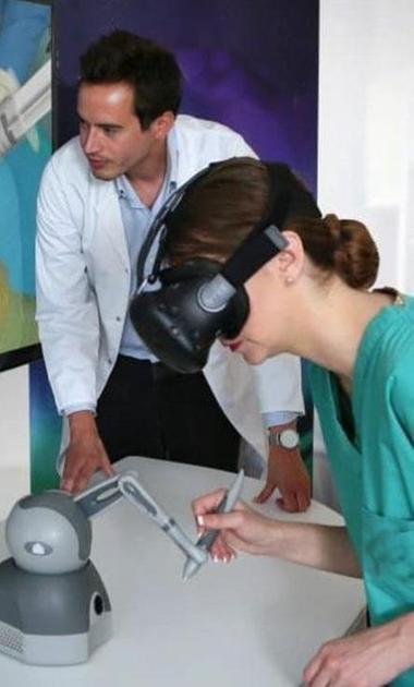 interfacce indossabili e realt224 virtuale per formare i chirurghi