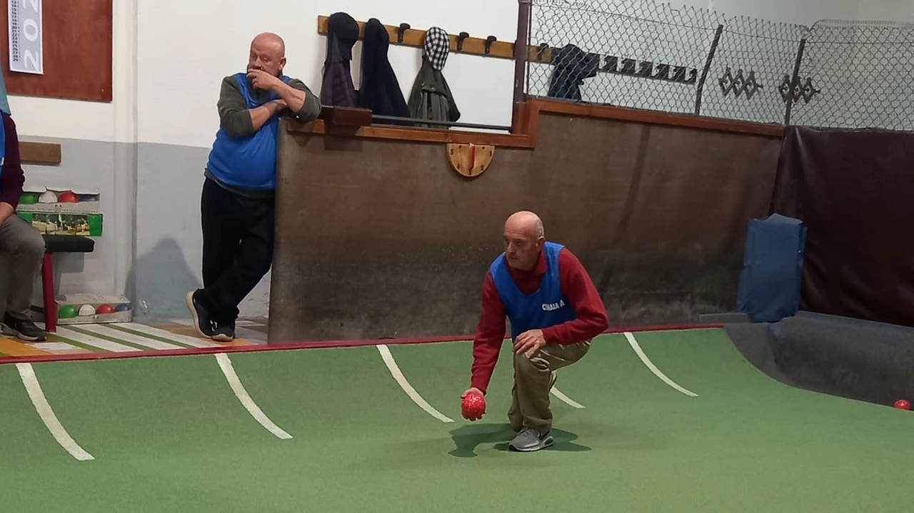 Un momento di una partita di bocce Un momento di una partita di bocce