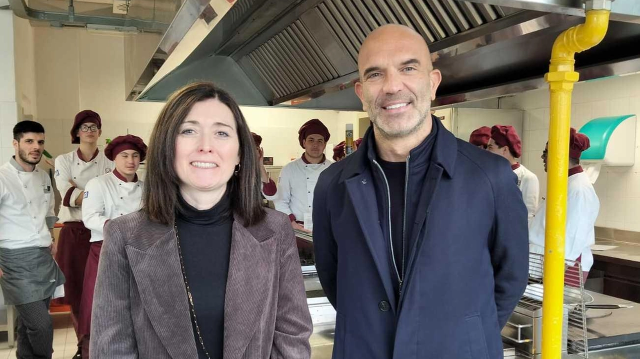 La dirigente del Datini Francesca Zannoni e Tommaso Signorini di Conad La dirigente del Datini Francesca Zannoni e Tommaso Signorini di Conad
