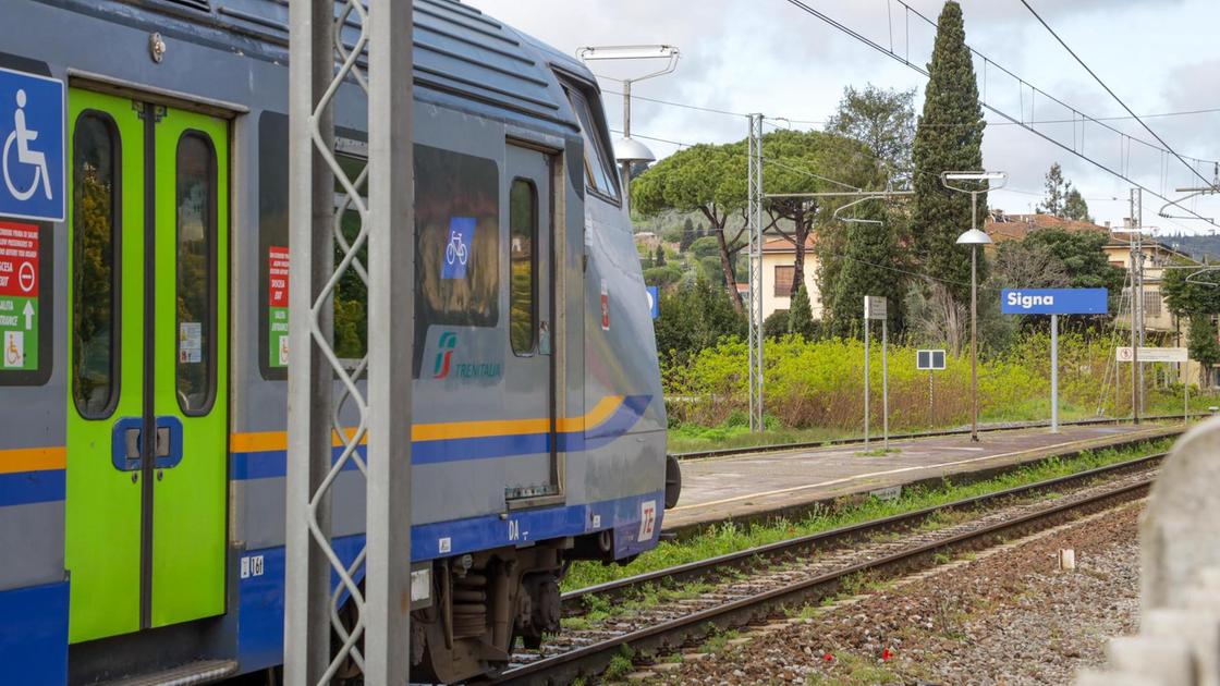 Lavori sulla linea. Stop ai treni per Aulla Lavori sulla linea. Stop ai treni per Aulla