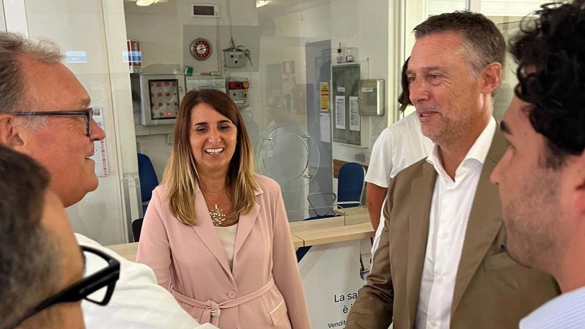 Fabrizio Rossi, Fd’I, durante la visita all’ospedale Sant’Andrea di Massa Marittima Fabrizio Rossi, Fd’I, durante la visita all’ospedale Sant’Andrea di Massa Marittima